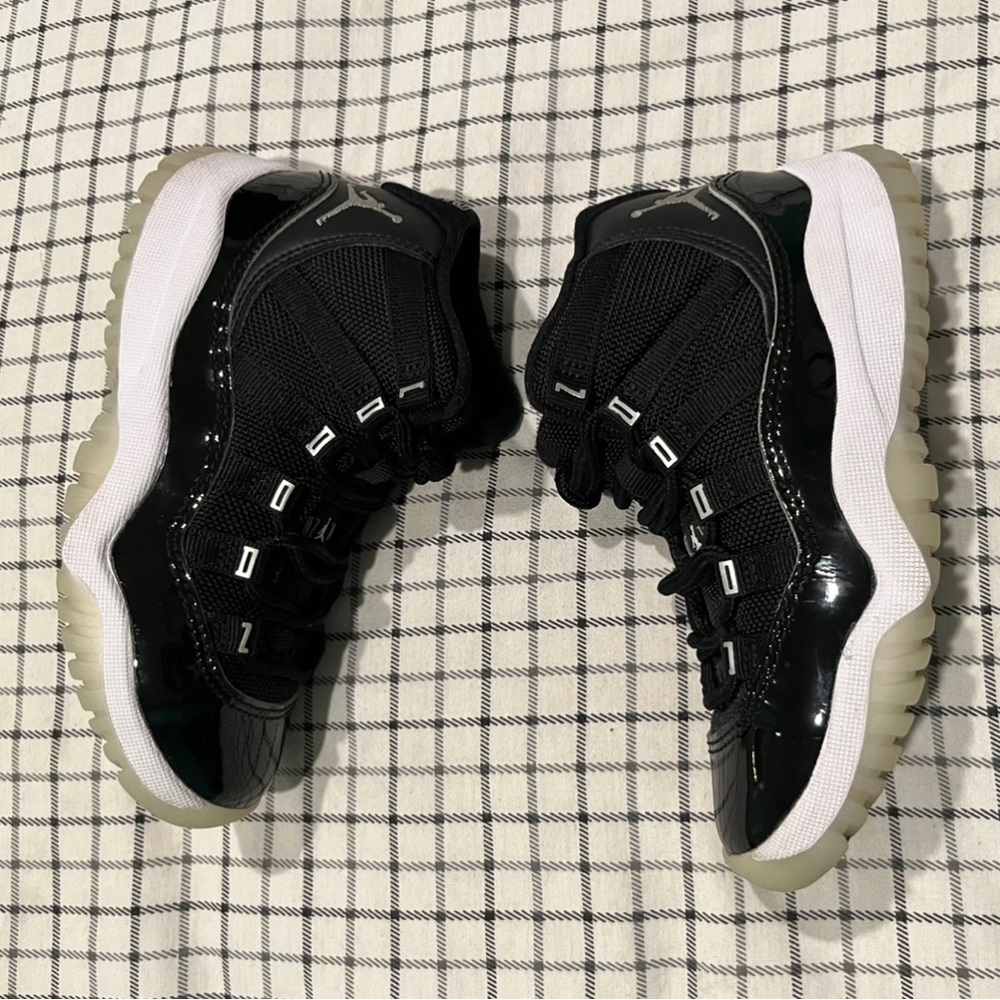 Air Jordan 11 Retro 378039-011 Basketball Black White Jubilee Kids Size 11C